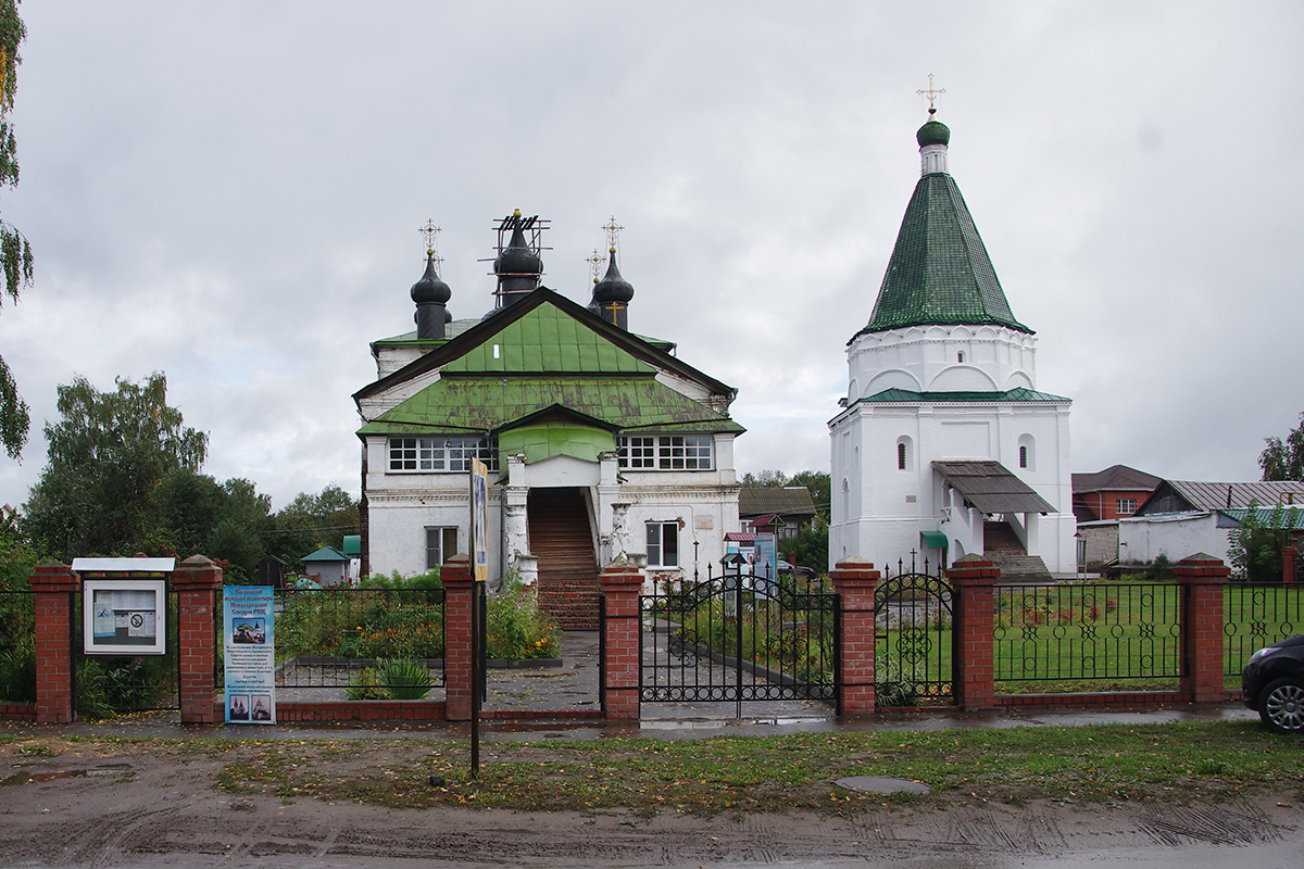 Архиерейское подворье бывшего Покровского мужского монастыря г. Балахны