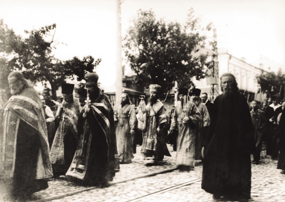 Епископ Балахнинский Лаврентий во время крестного хода в Нижнем Новгороде