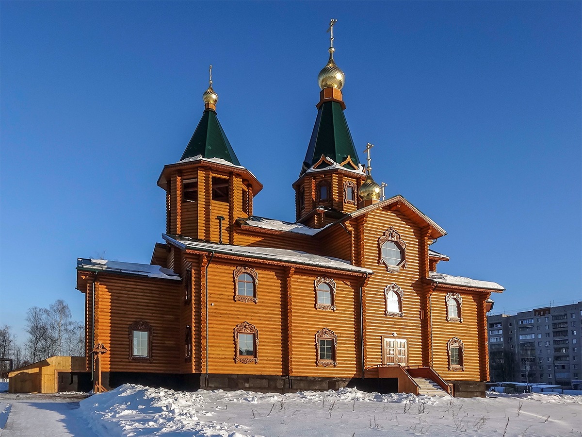 Храм михаила архангела в новгороде. Храм Архистратига Михаила Нижний Новгород. Храм Архистратига Михаила Нижний Новгород Мончегорская. Храм Архангела Михаила Нижний Новгород Мончегорская. Храм Архангела Михаила в Нижнем Новгороде Автозаводский район.