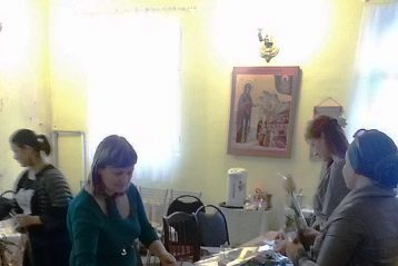 Сормовском благочинии волонтеры подготовили цветочные подарки к празднику святых жен-мироносиц