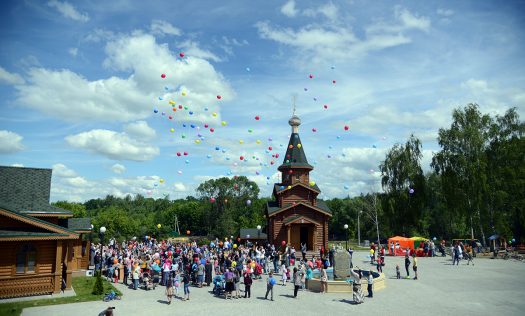 1 июня. Праздник в честь дня защиты детей в Троицком храме (Копосово) (фото Сормовского благочиния)