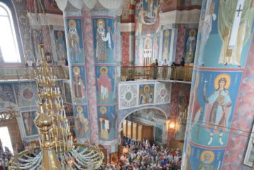 1 июля. Божественная литургия в Троицком соборе Серафимо-Дивеевского монастыря (фото монастыря)