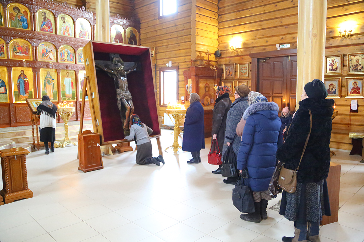 Арзамас святыни. Арзамас животворящий крест Господень. Животворящий крест в Арзамасе. Арзамас храм Воскресения Христова животворящий крест.