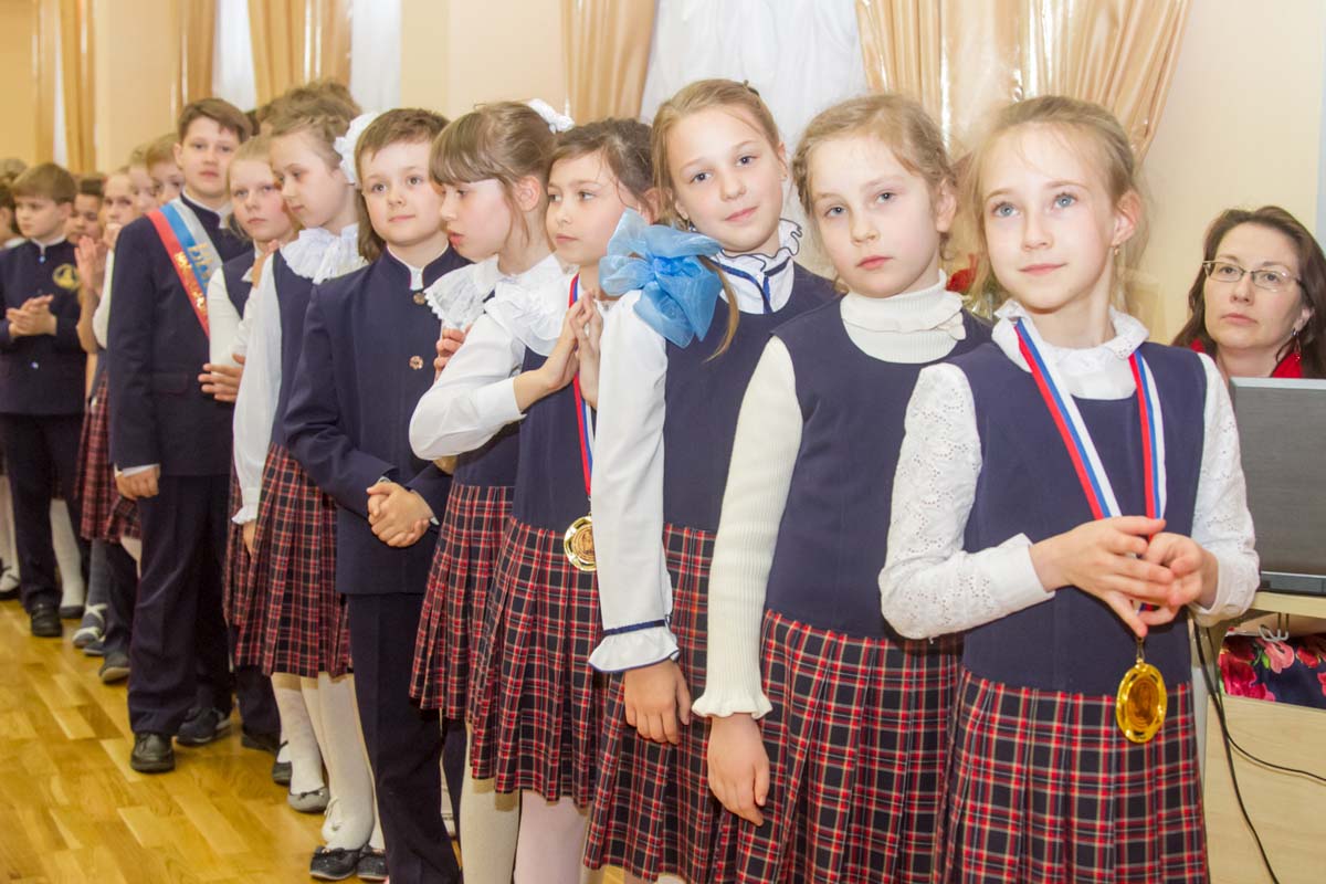 Православная гимназия невского. 528 Гимназия Невского района Школьная форма.