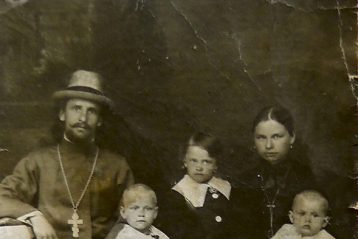 Отец Михаил Сергеев с семьей