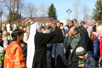 12 апреля. Крестный ход в Дивеевском монастыре (фото Сергея Лотырева)