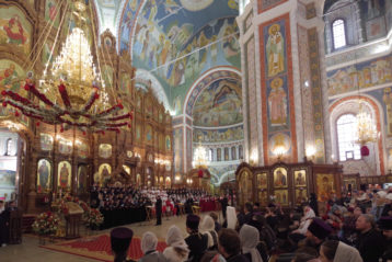 13 апреля. Пасхальный хоровой собор в Александро-Невском кафедральном соборе (фото Алексея Козориза)