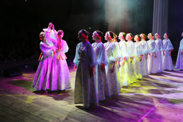 22 апреля. Праздничный концерт, посвященный дню памяти святых жен-мироносиц в ДК ГАЗ (фото Сергея Лотырева)