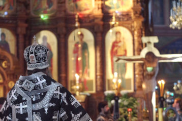 5 апреля. Утреня с чтением 12 Страстных Евангелий в Александро-Невском соборе (фото Алексея Козориза)