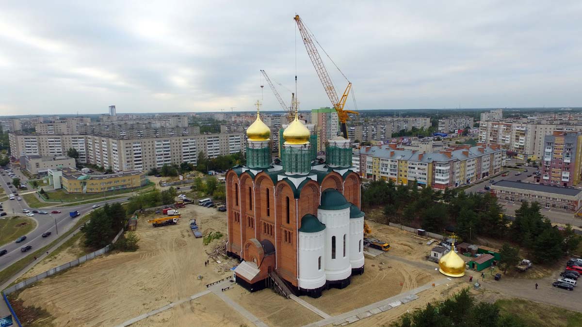 Храм георгия победоносца в дзержинске нижегородской. Воскресенский собор Дзержинск. Храм Воскресения Христова в Дзержинске Нижегородской области. Собор в честь Воскресения Христова город Дзержинск. Церковь Дзержинск Циолковского.