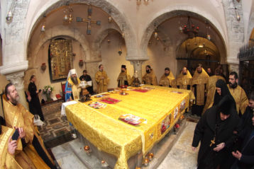 17 декабря. Молебен в базилике святителя Николая Чудотворца в итальянском городе Бари (фото Алексея Козориза)