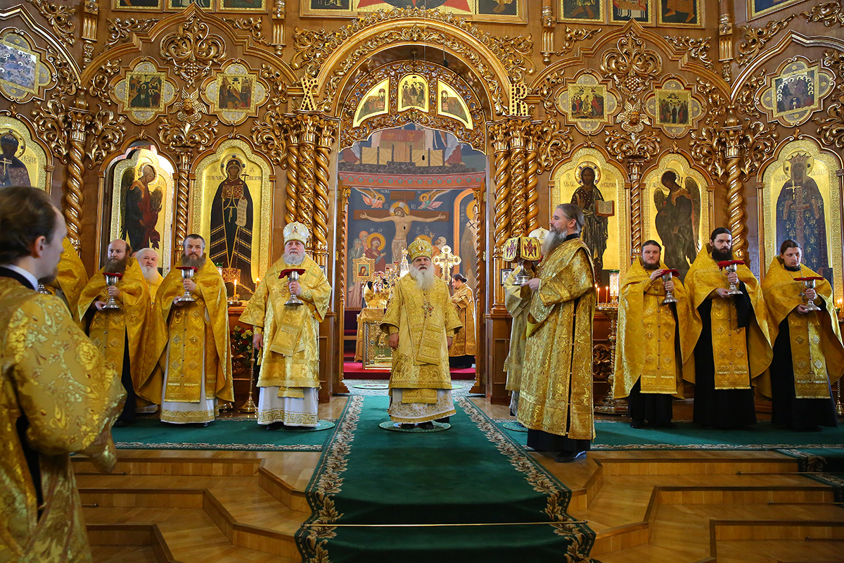 Акафист серафиму саровскому дивеевский монастырь. Дивеево параклис. Параклис Божией матери. Параклис Пресвятой Богородицы Дивеево. Пение параклиса Божией матери в Дивееве.