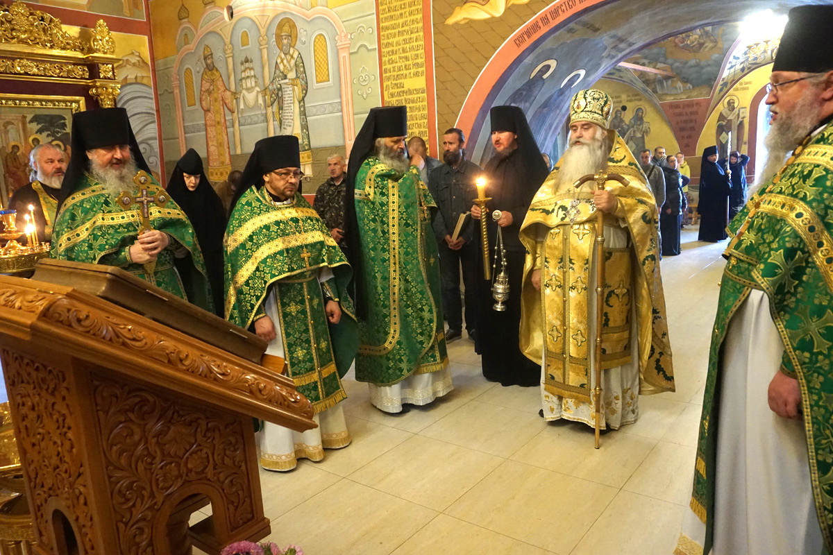 Погода в вознесенске. Вознесенский Печерский монастырь Нижний Новгород. Насельники Вознесенского Печерского мужского монастыря. Желтоводский монастырь Нижний Новгород внутри. Праздник в Желтоводском монастыре.