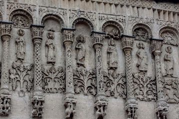 Белокаменные рельефы на стене Дмитриевского собора