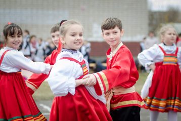«Танцуют все!». Автор Александра Воронова, 9 лет. III место