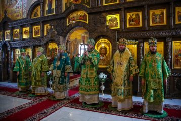 2 марта. Божественная литургия в Выксунском Иверском женском монастыре (фото Александра Чурбанова)