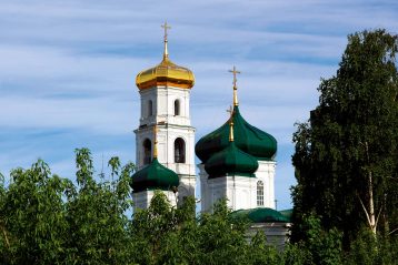 22 мая. Купола Вознесенской церкви на улице Ильинской (фото Бориса Поварова)