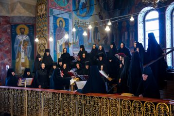 5 мая. В Троицком соборе Серафимо-Дивеевского монастыря (фото Александра Чурбанова)