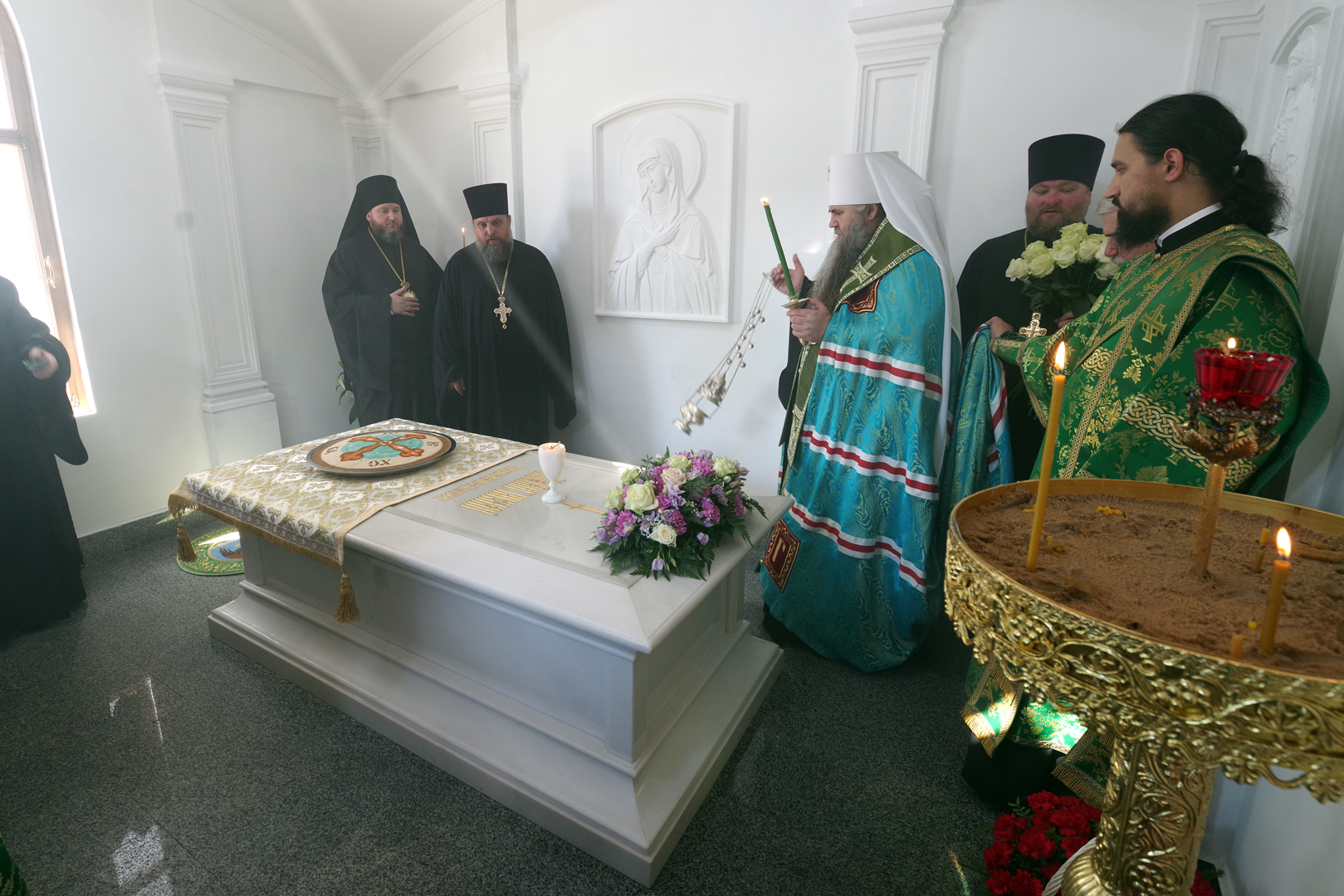 Могила митрополита Николая Кутепова