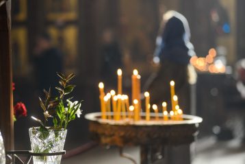 12 октября. Божественная литургия в Александро-Невском кафедральном соборе (фото Глеба Пушменкова)