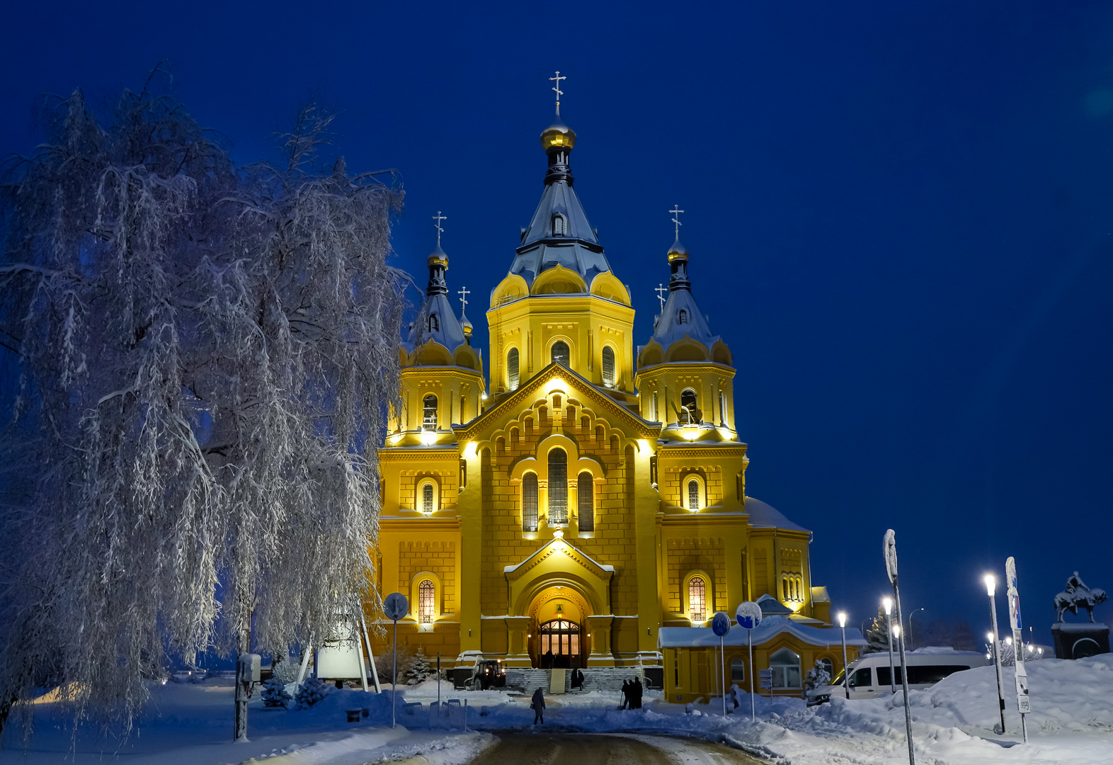 Собор Невского зимой