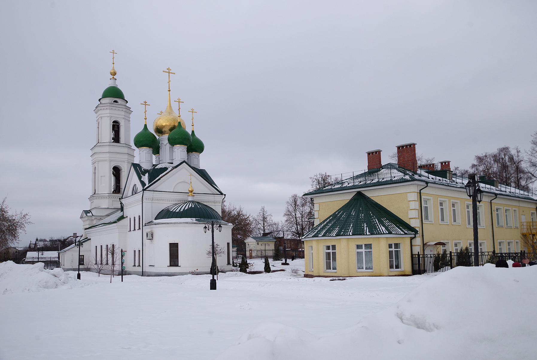 Знаменский храм бор. Красноярский Бор Церковь. Церковь УПК Бор. Храмы Донбасса фото. Церкви Донбасса фото.