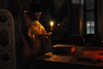 11-12 февраля. Ночная молодежная православная литургия в Серафимовском храме Московского благочиния (фото благочиния)