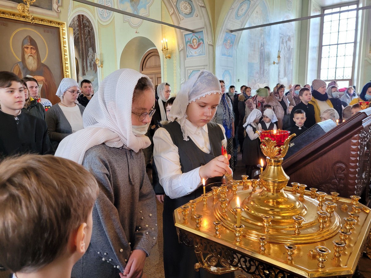 Церковь Зосимы и Савватия Саров