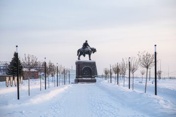 Памятник благоверному великому князю Александру Невскому (фото Глеба Пушменкова)