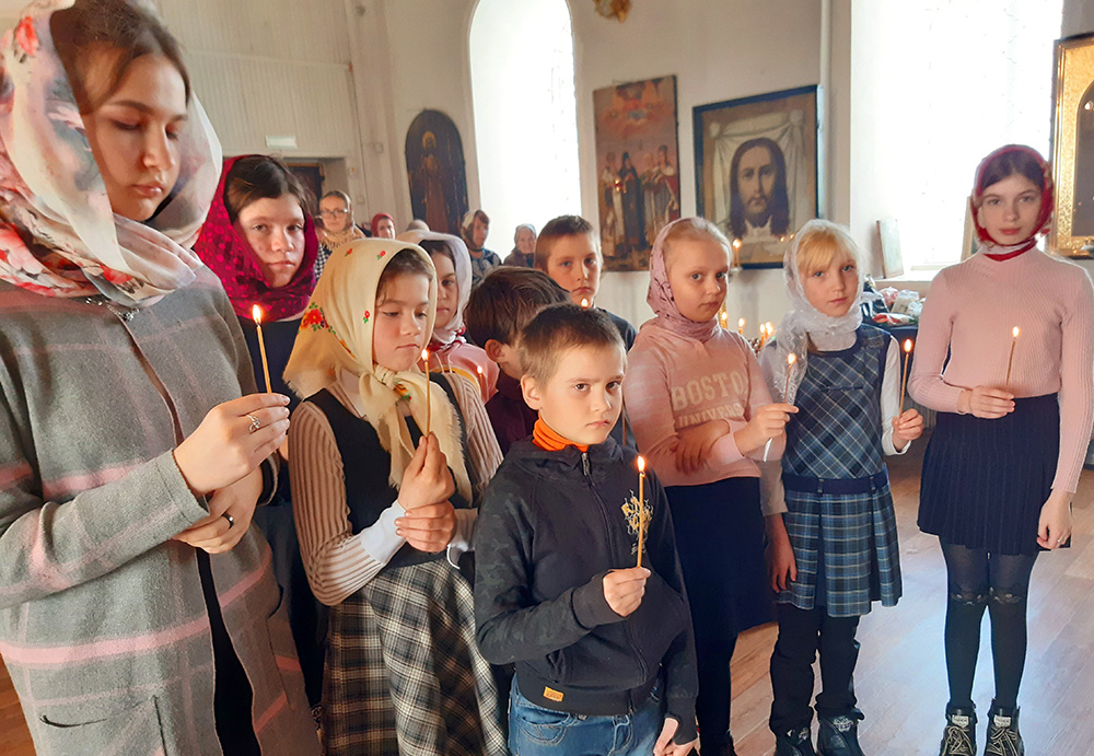 Погода в чернухе. Церковь в Чернухе Арзамасского района. Чернухинская зеленая Церковь Арзамасский район. Чернуха Арзамасский район храм. Православные дети.