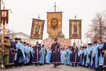 4 ноября. Общегородской крестный ход с Казанской иконой Божией Матери (фото Александра Чурбанова)