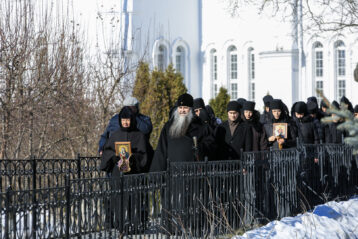 18 марта. Крестный ход по Святой Канавке в Дивеевской обители (фото Кирилла Баркова)