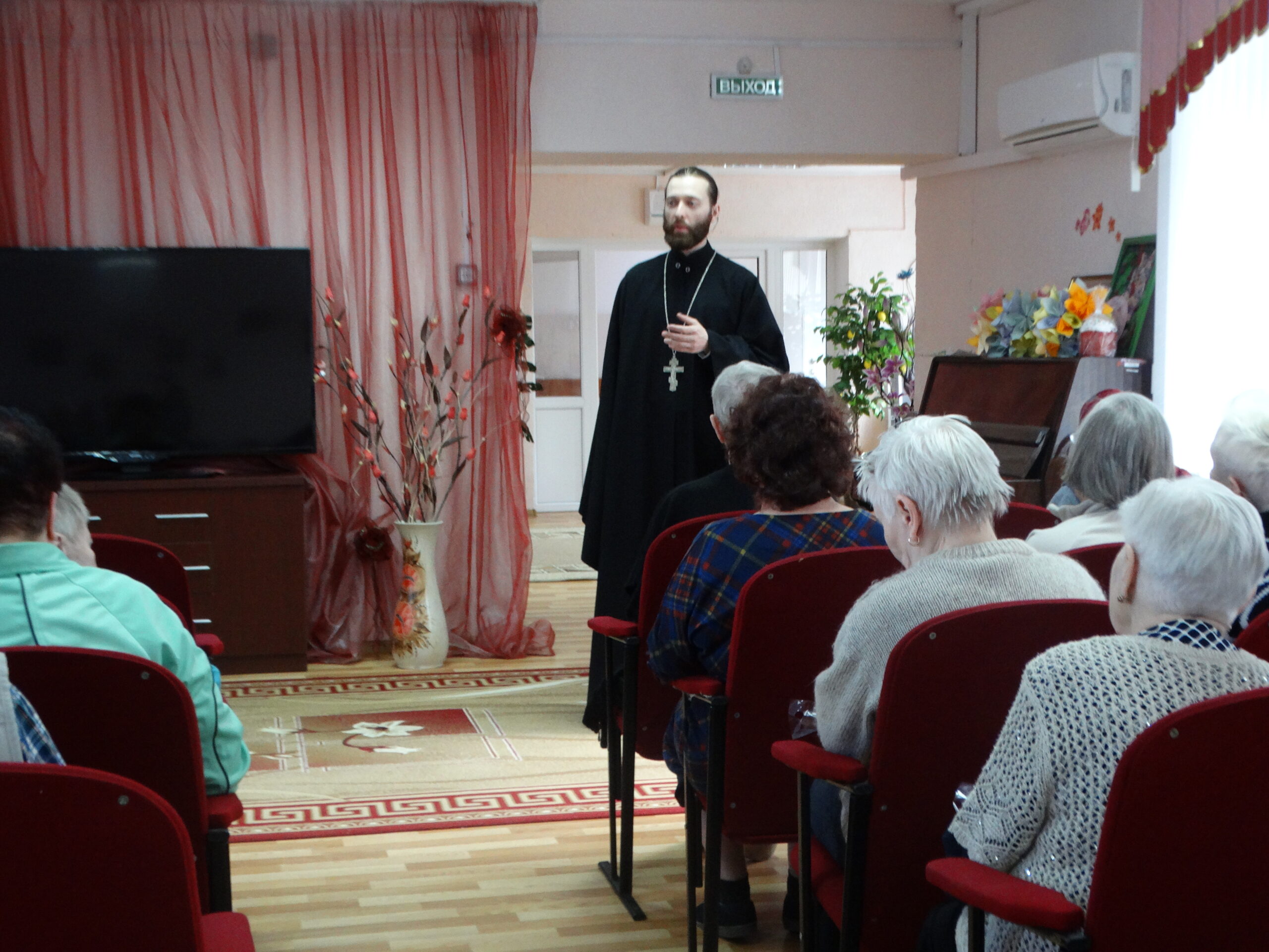 В доме-интернате для престарелых и инвалидов «Зеленый город» прошел  пасхальный концерт - Нижегородская МитрополияНижегородская Митрополия