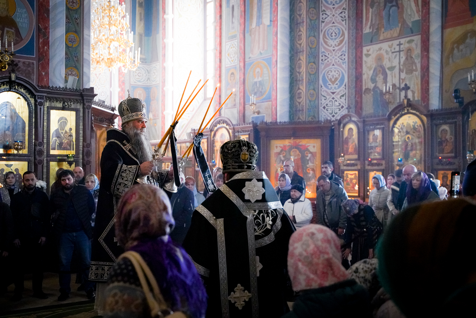 Вечерня перед пасхой. Великая Пасхальная вечерня. Страстная пятница служба вынос Плащаницы. Полунощница Великой субботы.