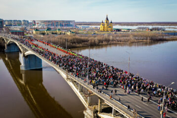 16 апреля. Традиционный Пасхальный крестный ход (фото Александра Фролова)