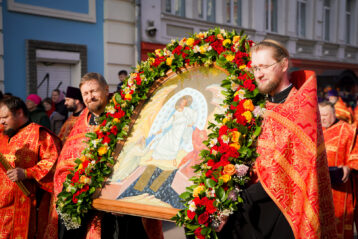 16 апреля. Традиционный Пасхальный крестный ход (фото Глеба Пушменкова)
