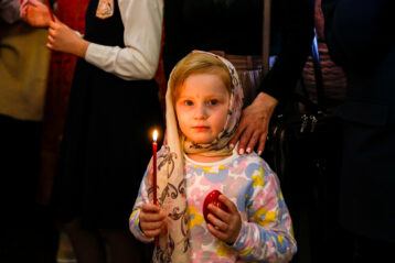 17 апреля. В Знаменском храме города Бор (фото Кирилла Баркова)