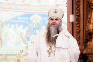 29 мая.Митрополит Георгий в Александро-Невском кафедральном соборе (фото Глеба Пушменкова)