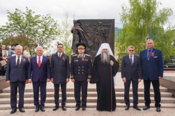 5 мая. Открытие обелиска воинам слободы Подновье (фото Александра Чурбанова)