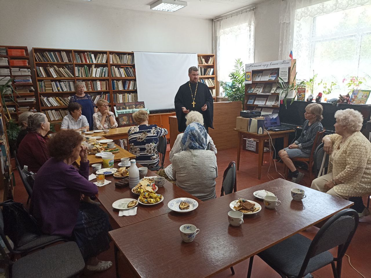 Презентация женского клуба в библиотеке