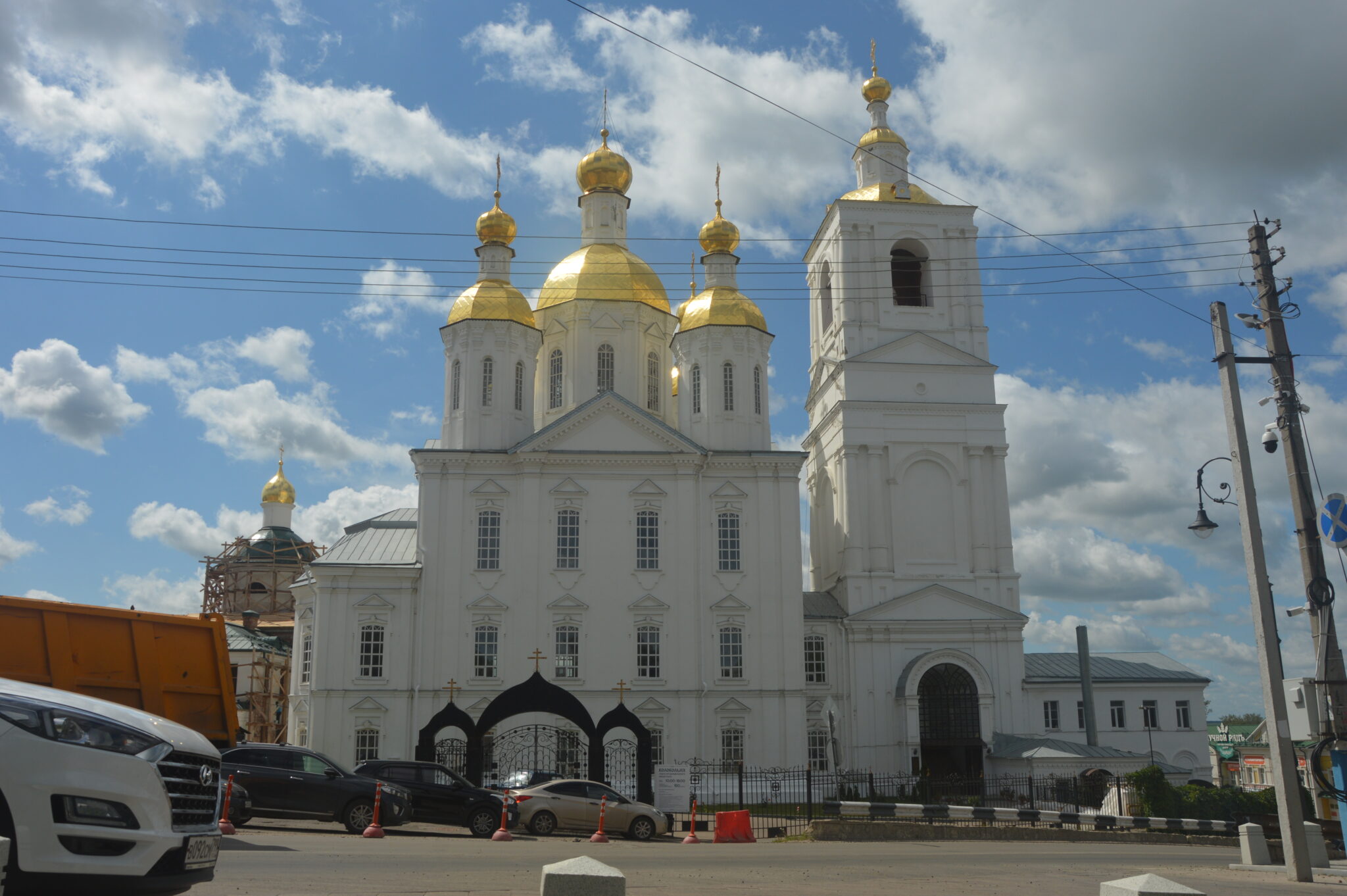 Коломна колокольня на Соборной площади