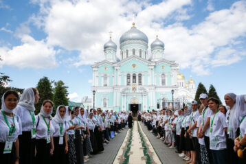 31 июля. Участники молодежного форума на Серафимовских торжествах (фото Кирилла Баркова)