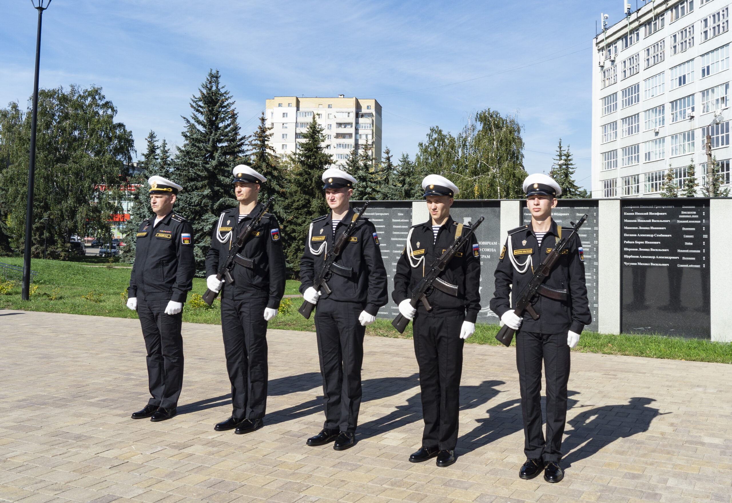 Помощник благочинного Сормовского округа поздравил принявших присягу  военных моряков | 04.09.2023 | Нижний Новгород - БезФормата