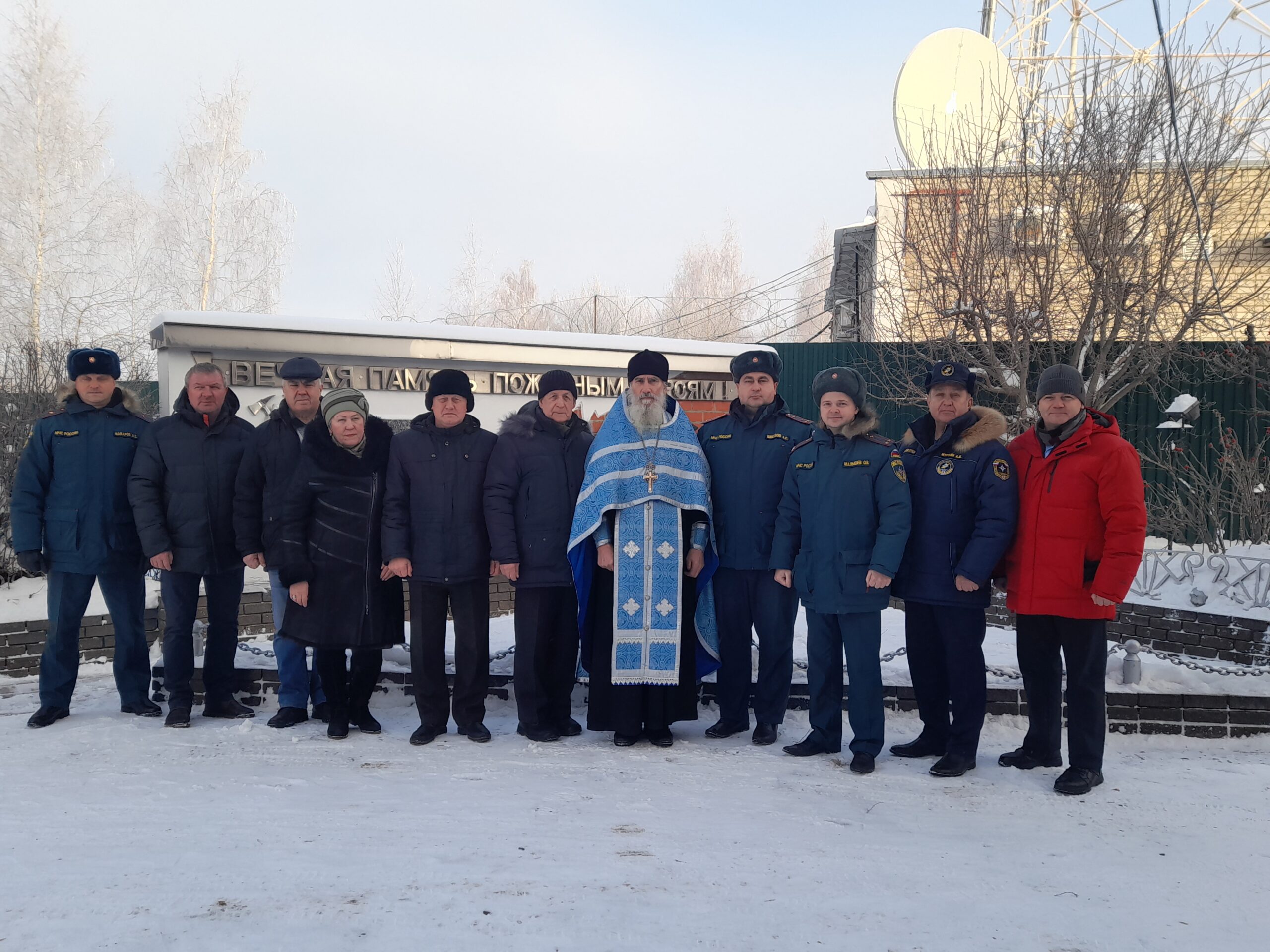 В Павловском пожарно-спасательном гарнизоне прошла встреча ветеранов  пожарной охраны и духовенства - Нижегородская МитрополияНижегородская  Митрополия