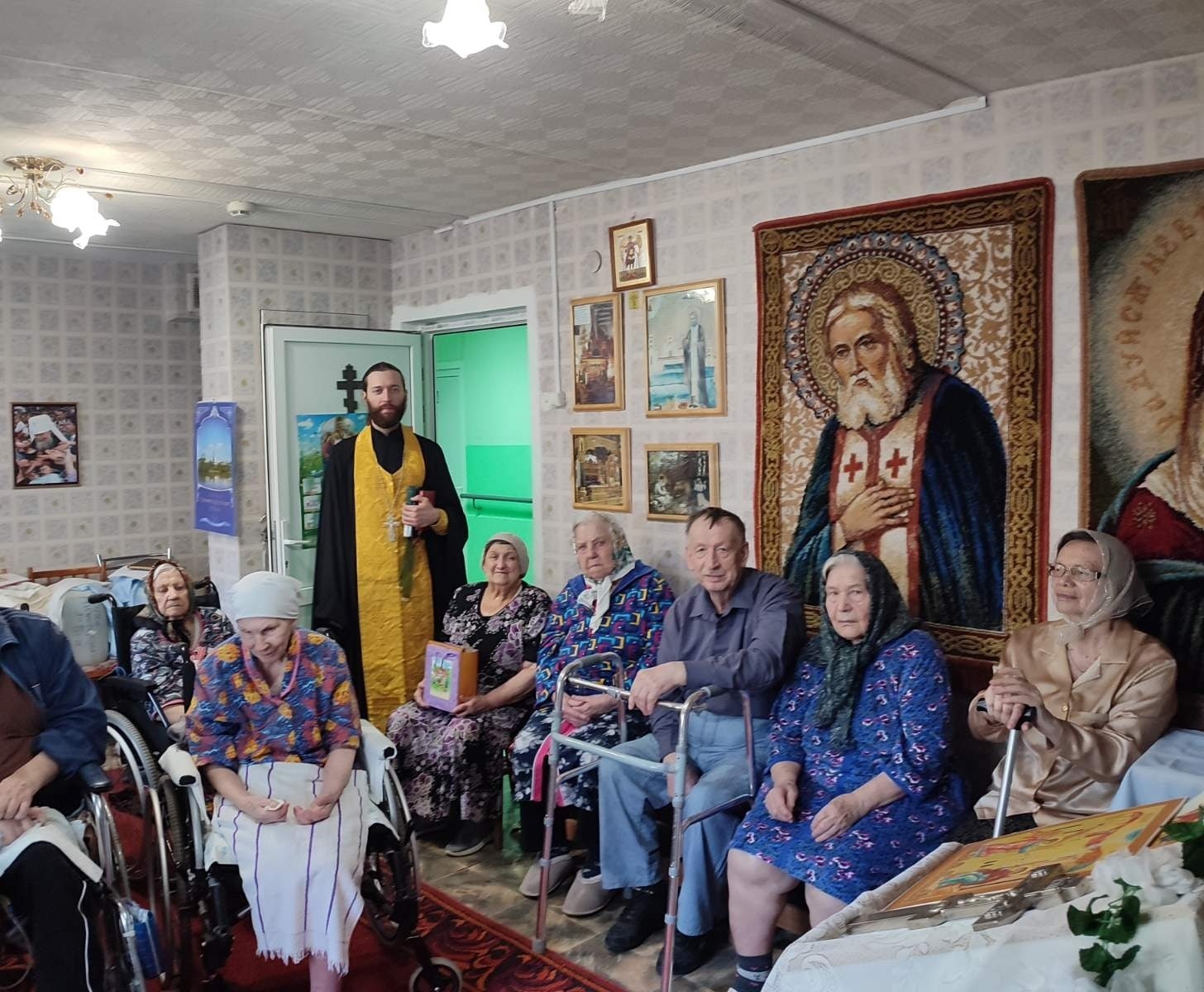 Клирик Нижегородского благочиния совершил таинство Соборования для  проживающих в доме-интернате поселка Зеленый город - Нижегородская  МитрополияНижегородская Митрополия