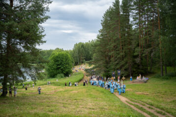 6 июля. Крестный ход на озере Светлояр (фото пресс-службы Городецкой епархии)