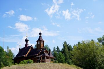 6 августа. Преображенский храм села Великовское Лысковского района Нижегородской области (фото Глеба Пушменкова)