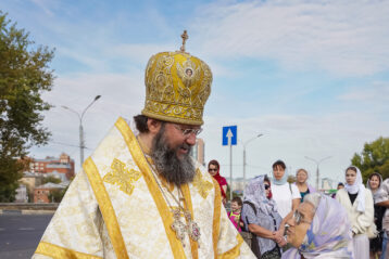 12 сентября. В Александро-Невском кафедральном соборе во время встречи ковчега с частицей Ризы Божией Матери. Фото Александра Чурбанова